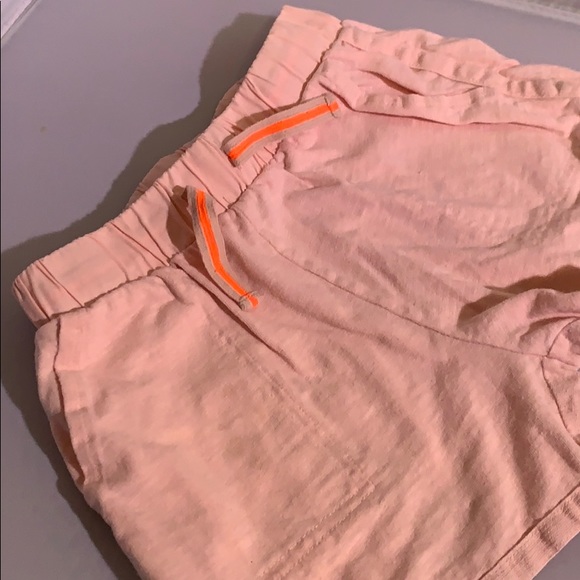 Pink shorts - Picture 2 of 4